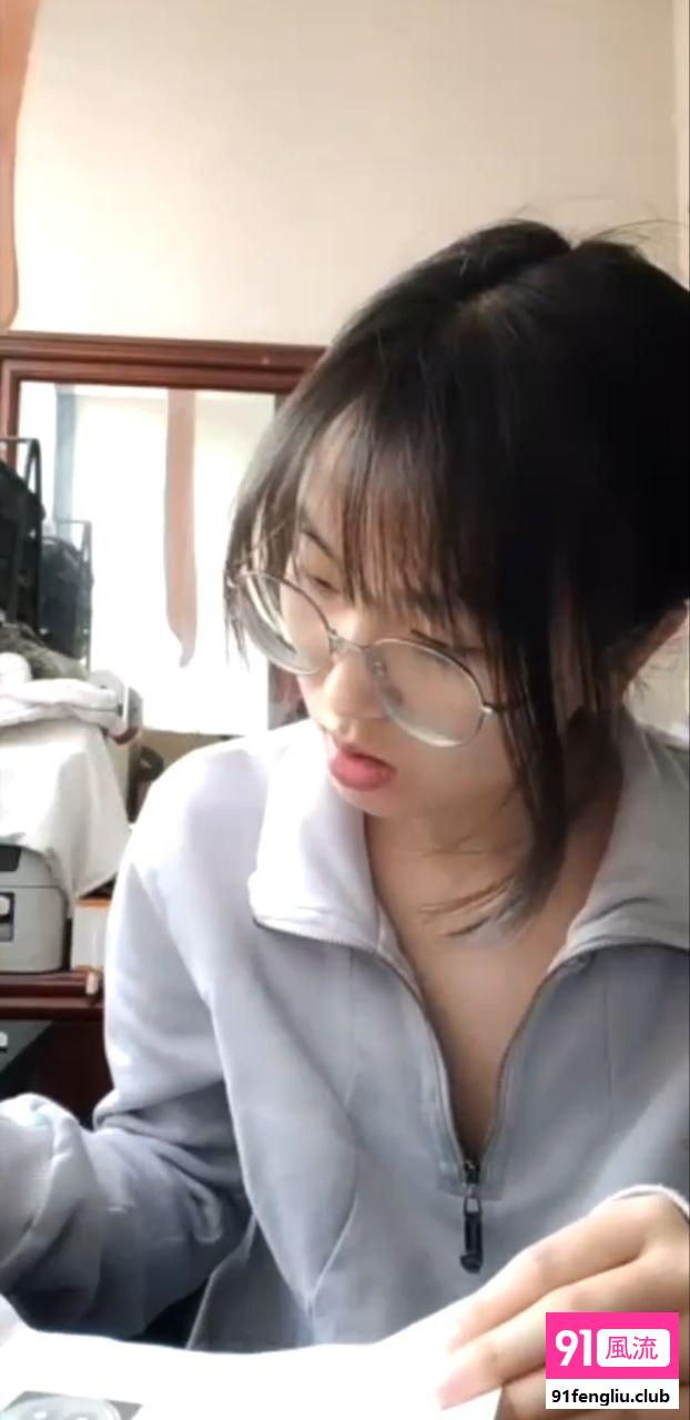 北海风骚刚下海学生妹